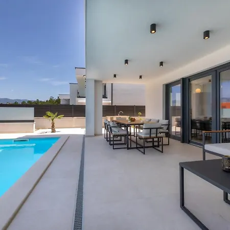 Terra Bianca كليمنو