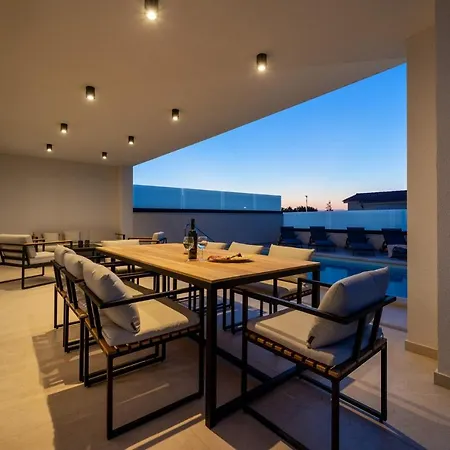 فيلة Terra Bianca كليمنو